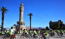 İzmir’de sağlıklı yaşam için pedal çevirdiler
