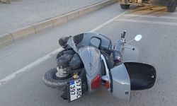 Seyir halindeki motosikleti ile kaldırıma çarpan sürücü hayatını kaybetti