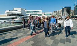 Karşıyaka Belediyesi’nin ücretsiz kültür turlarına yoğun ilgi