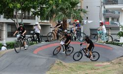 Karşıyaka’da pedallar gece döndü: Türkiye’nin ilk pump track yarışı yapıldı