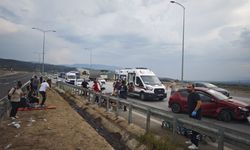 Lastik patlaması facia getirdi: Otomobil otobüse çarptı...