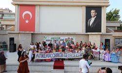 Menderesli miniklerden geri dönüşüm defilesi