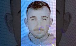 Aracın motorunun fırlayıp barakaya girdiği kazada sürücü hayatını kaybetti