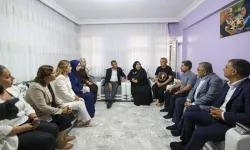 CHP Grup Başkanı Özgür Özel Rojin Kabaiş’in ailesini ziyaret etti