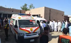 Pakistan'da çifte patlama: 7 ölü, 3 yaralı
