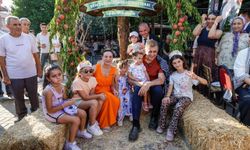 Selçuk'ta "Şen Şeftali Şenliği" yeniden hayat buldu
