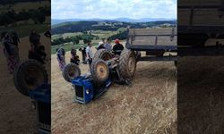 Traktör devrilmesi sonucu sürücü öldü, eşi ile kızı yaralandı