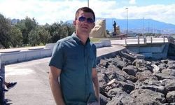 Tarlaya yuvarlanan traktörün altında kalan çiftçi hayatını kaybetti