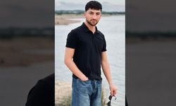 Kavgayı ayırmak isterken bıçaklanan 22 yaşındaki genç hayatını kaybetti