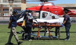 Ağaca çarpan otomobildeki anne ile baba hayatını kaybetti, 4 kişi yaralandı
