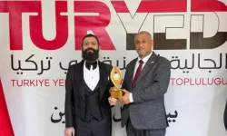 Akif Manaf’a Yemen-Türkiye Dostluk ve Barış Ödülü verildi
