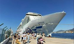 Aroya kruvaziyeri 1532 turistle limana yanaştı