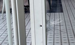 AVM'de korku dolu anlar! Kafeye silahlı saldırı, 2 yaralı