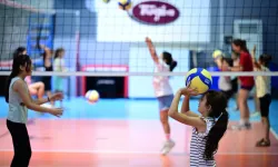 Aydın'da ücretsiz voleybol kursları yoğun ilgi görüyor