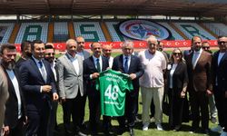 Bakan Bak'tan Muğlaspor'a stat müjdesi! 1. Lig maçına yetişecek