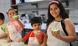 Bornovalı minikler mutfakta yeteneklerini keşfediyor