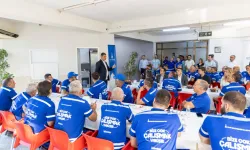 Cemil Tugay İZBETON emekçileriyle Bornova’da buluştu