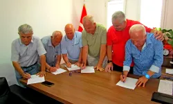 Çeşme'de CHP'den toplu istifa: Eski ilçe başkanları Yeni Parti’ye geçiyor