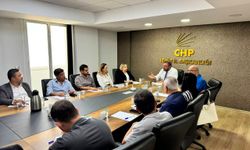 CHP İzmir'in yeni il yönetimi ilk toplantısını yaptı