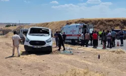 Diyarbakır’da öğrenci servisi ile otomobil çarpıştı: 19 yaralı