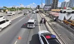 Emniyet şeridindeki tıra çarptı: Zincirleme kaza can aldı