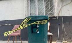Eşine çekiçle saldırdı, boğazından bıçakladı