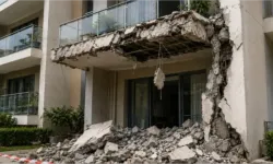 Hindistan'da evin balkonu çöktü: 12 yaşındaki çocuk öldü