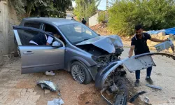 Asfaltlama çalışması yapan iş makinesine çarpan otomobilin sürücüsü öldü