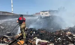 İzmir Buca'da boş arazide yangın paniği