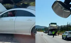 İzmir'de sıra dışı kaza: Otomobil tekneyle çarpıştı