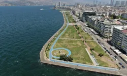 İzmir Kordon'da kavurucu sıcaklar nedeniyle sessizlik hakim