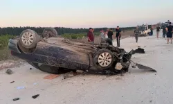 İzmir plaka otomobilde feci son: 22 yaşındaki genç kadın olay yerinde öldü