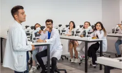İzmir, son 5 yılda eğitim için 105 bin kişiye ev sahipliği yaptı