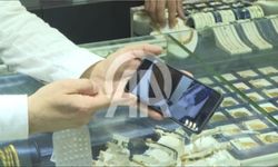 İzmir'de çöpe atılan 400 bin lira için 15 ton çöp arandı, para konteynerde bulundu
