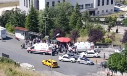 Kontrolden çıkan otomobil kalabalığa daldı: 4 yaralı