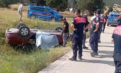 Kontrolden çıkan otomobil şarampole devrildi: 1 ölü, 1 yaralı