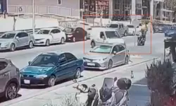 Kontrolsüz dönüş yapan araca yunus polisleri çarptı: 2 polis yaralandı