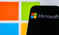 Microsoft yapay zekaya 2,5 milyar dolarlık yatırım yapacak