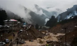Nepal'de doğal afetlerde bilanço ağırlaştı: 127 ölü, 773 yaralı