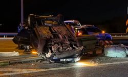 Takla atan otomobil bariyerlere saplandı, sürücü olay yerinde öldü