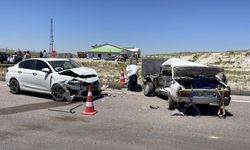 İki otomobilin çarpıştığı kazada 56 yaşındaki sürücü hayatını kaybetti