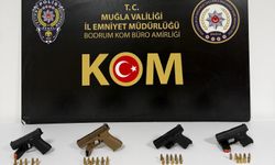 Denetimde dikkat çeken kaçış! Çantayla kaçan 4 şüpheliden silah çıktı