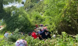 Şarampole devrilen otomobilde facia: 2 ölü, 3 ağır yaralı