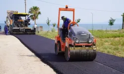 Seferihisar'da asfalt mesaisi: Sakız Ağacı yolu tamam