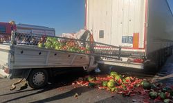 TIR’a arkadan çarpan kamyonette can pazarı: 2 yaralıdan birinin durumu ağır