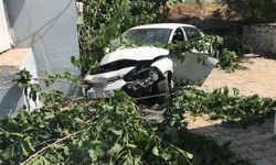 Tırın lastiği patladı, ortalık savaş alanına döndü: 3'ü çocuk 8 kişi yaralandı