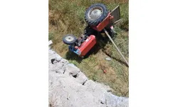 Otomobil ile çarpışan traktörün sürücüsü olay yerinde hayatını kaybetti