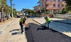 Yenifoça Değirmendere Caddesi yeni asfaltına kavuşuyor