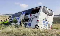 Yolcu otobüsü devrildi: Çok sayıda yaralı var!