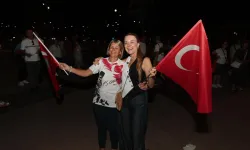 104 yıllık zaferin gururu Karantina Meydanı’nı sardı